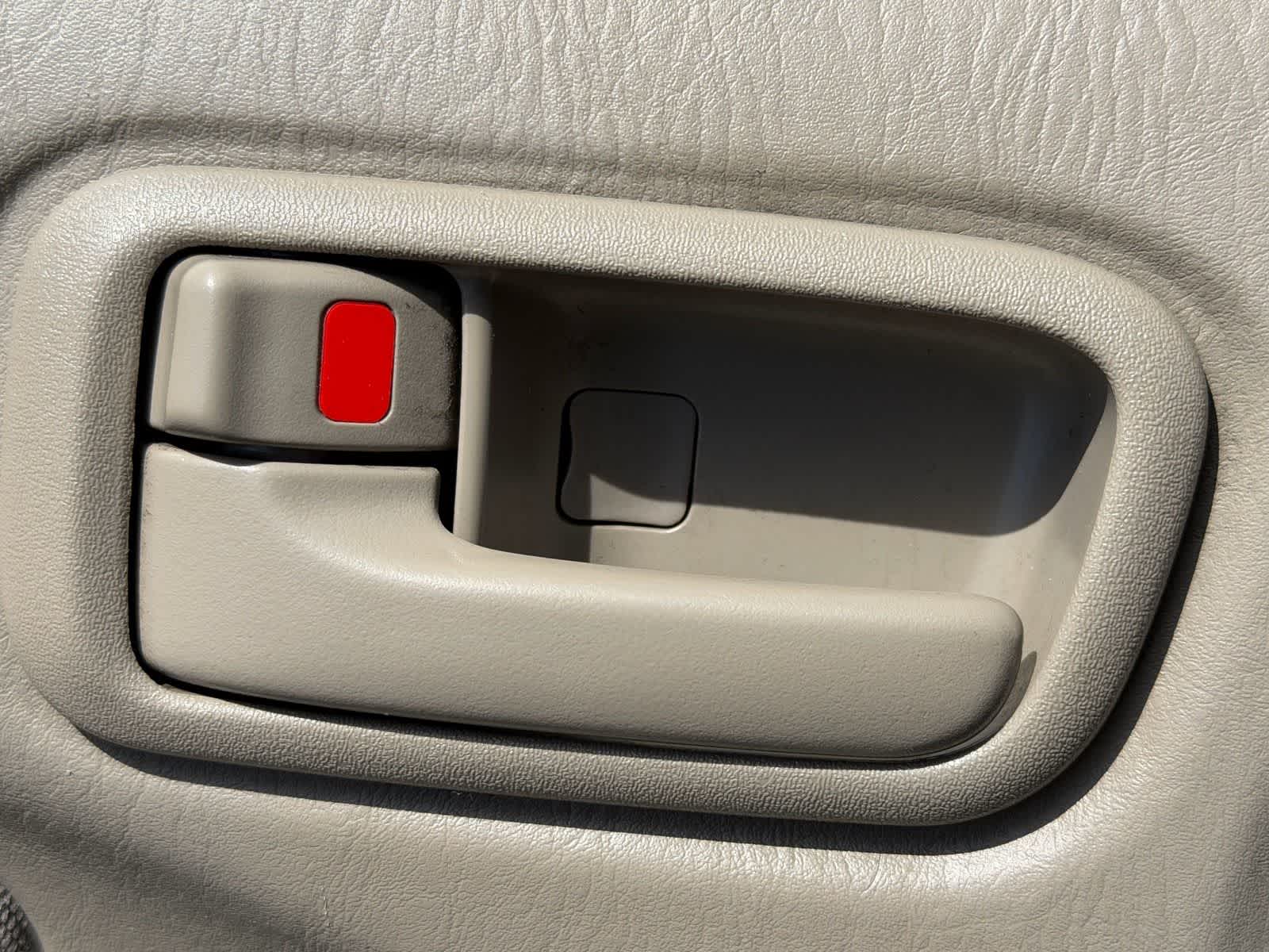 Thumbnail: 2004 Toyota RAV4 - 34