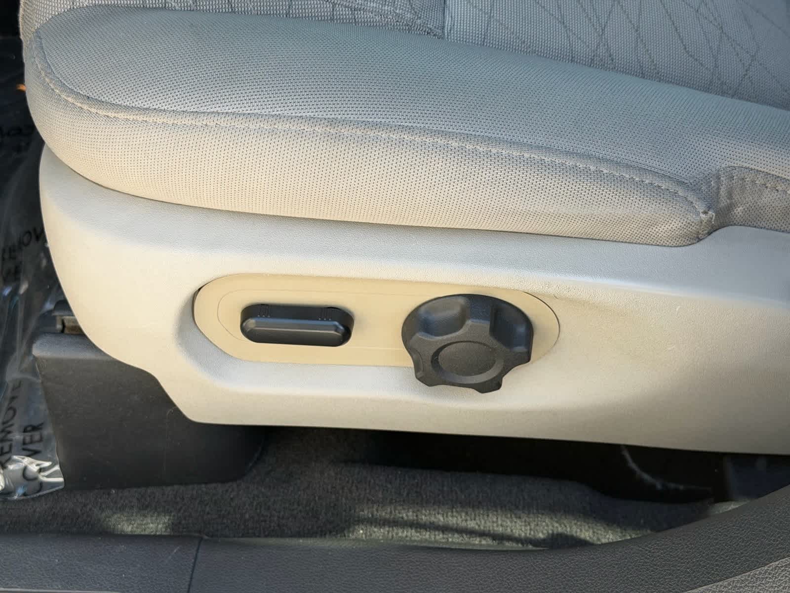 Thumbnail: 2015 Ford Explorer - 14