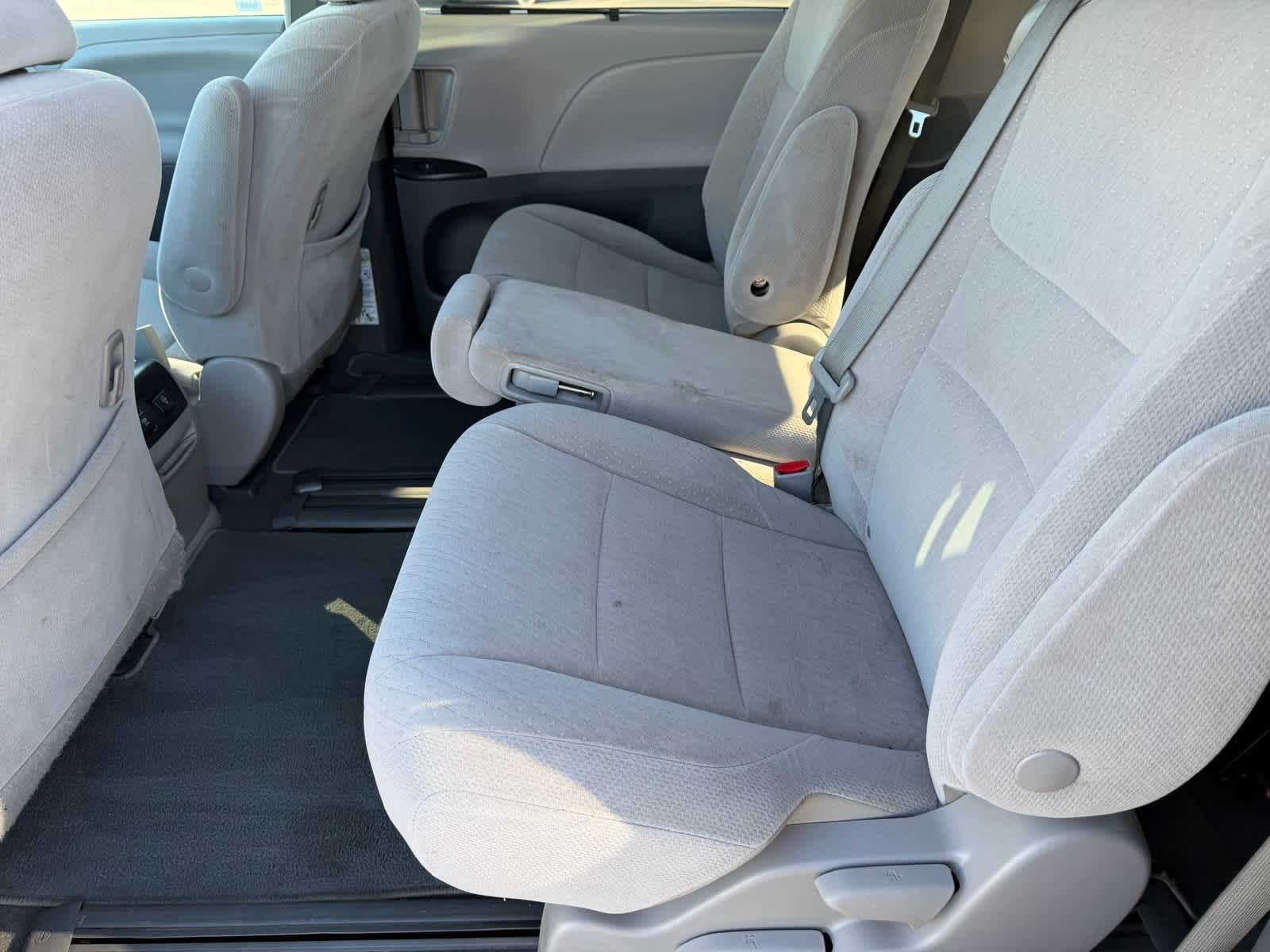 Thumbnail: 2020 Toyota Sienna - 16