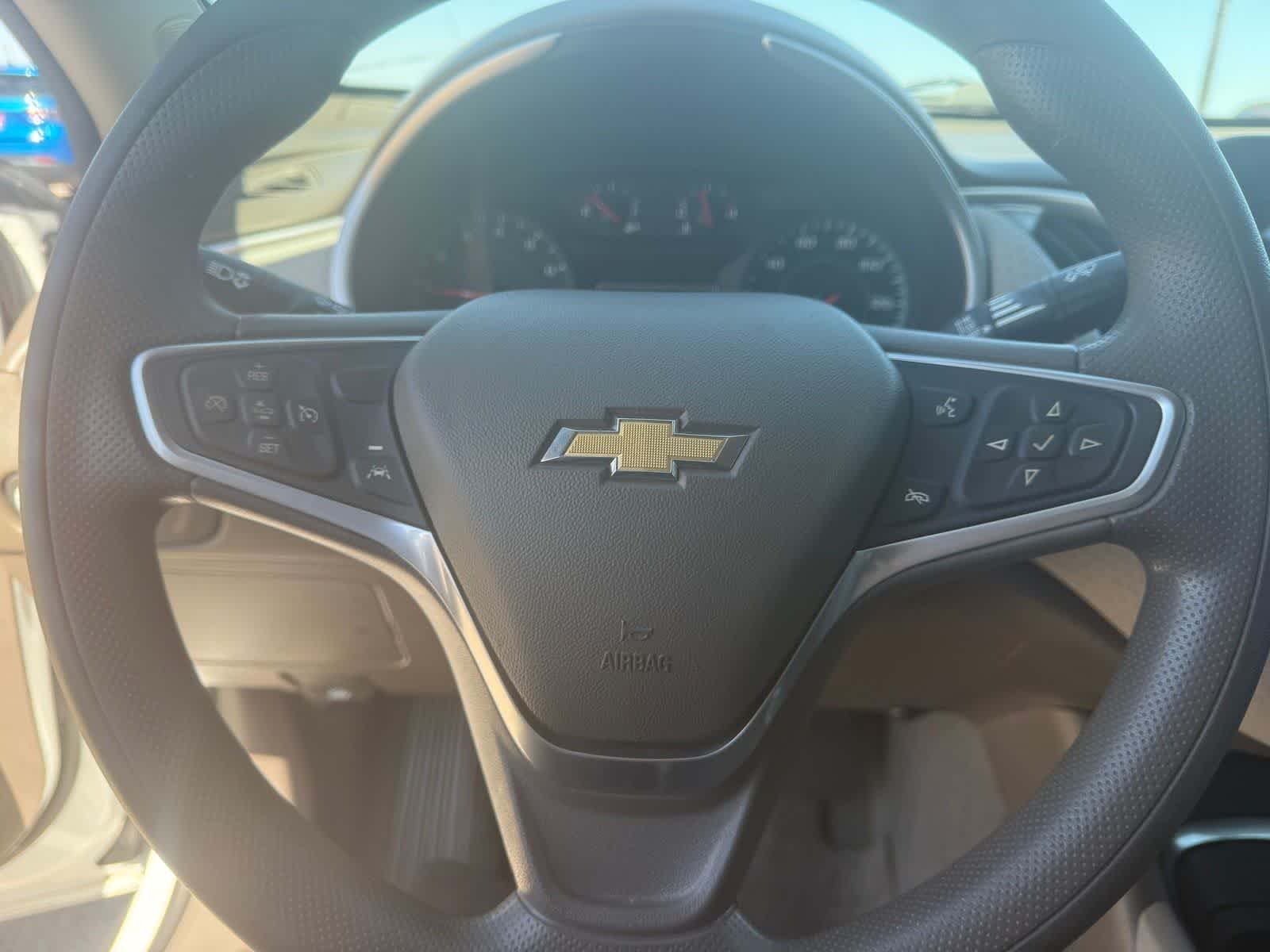 Thumbnail: 2022 Chevrolet Malibu - 18