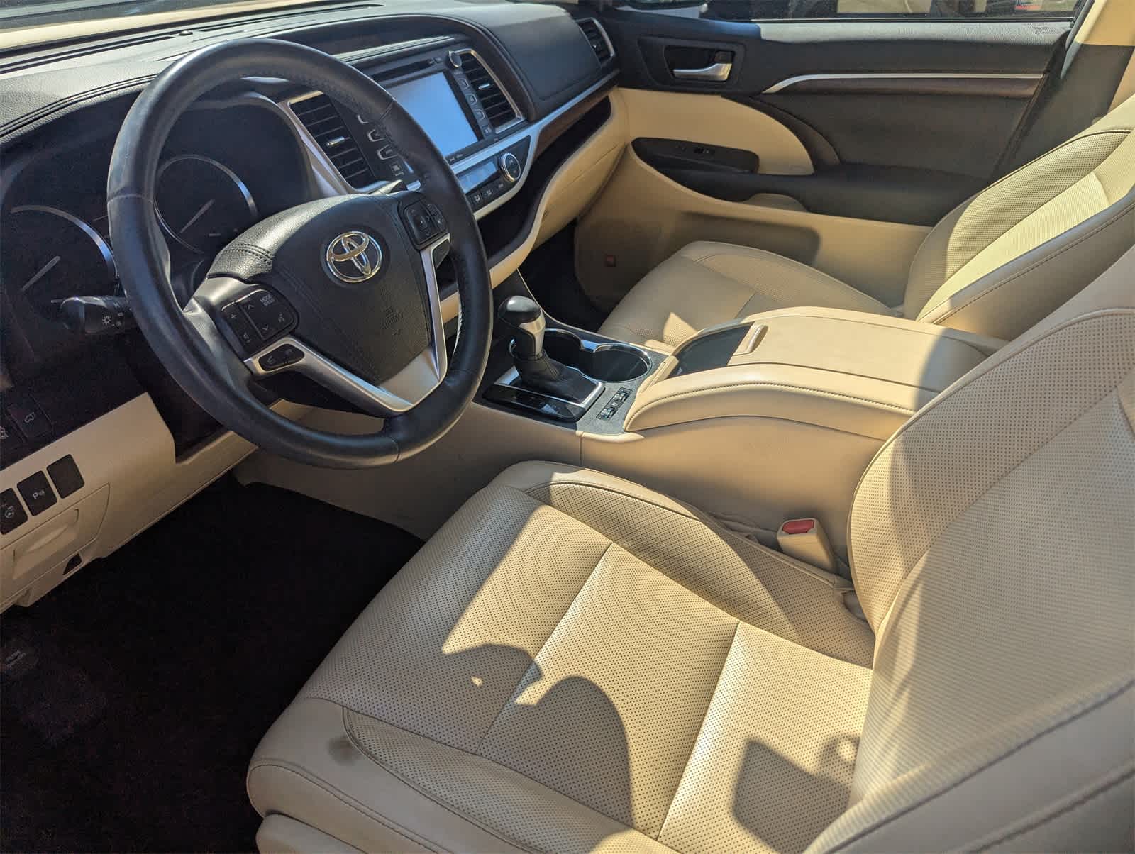 Thumbnail: 2016 Toyota Highlander - 10