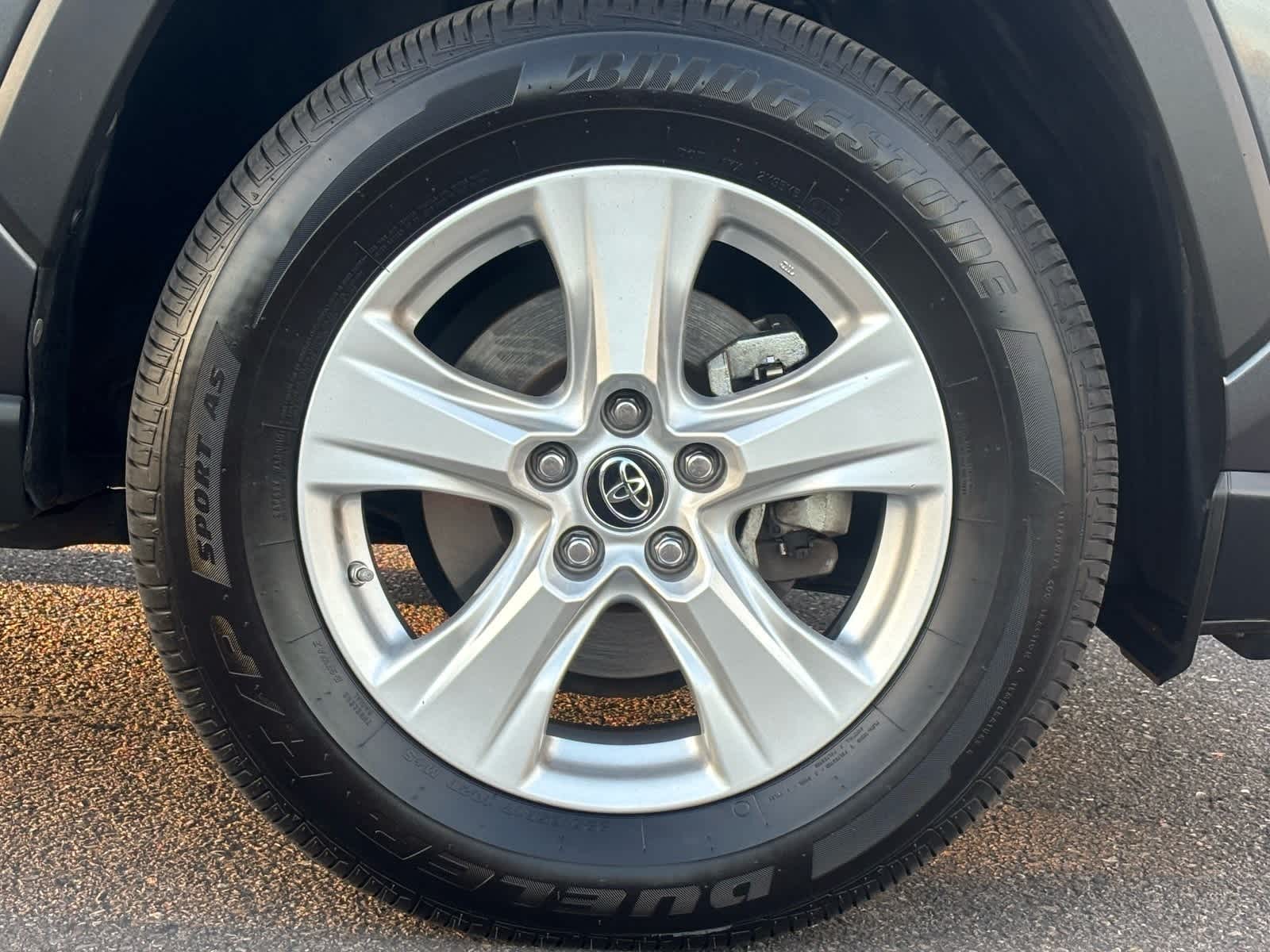 Thumbnail: 2019 Toyota RAV4 - 10