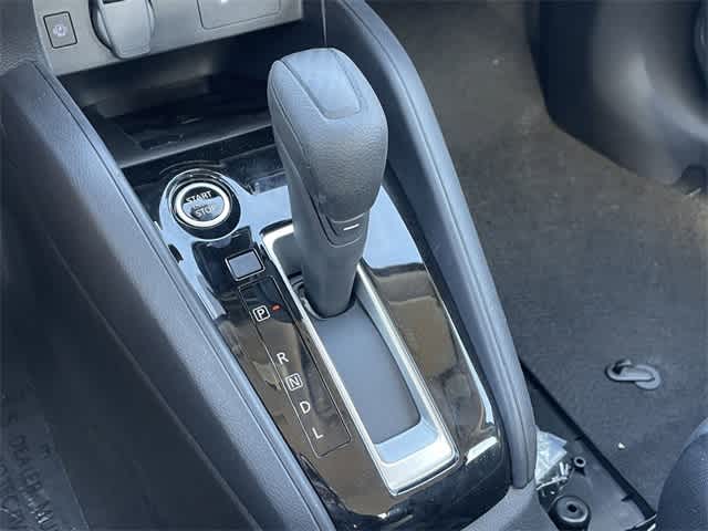 2025 Nissan Versa 1.6 SV 19