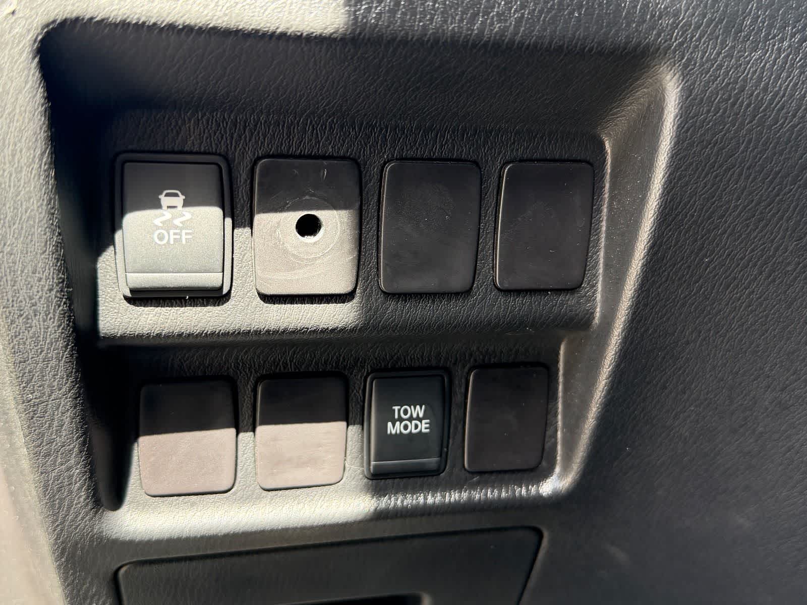 Thumbnail: 2015 Nissan Pathfinder - 15