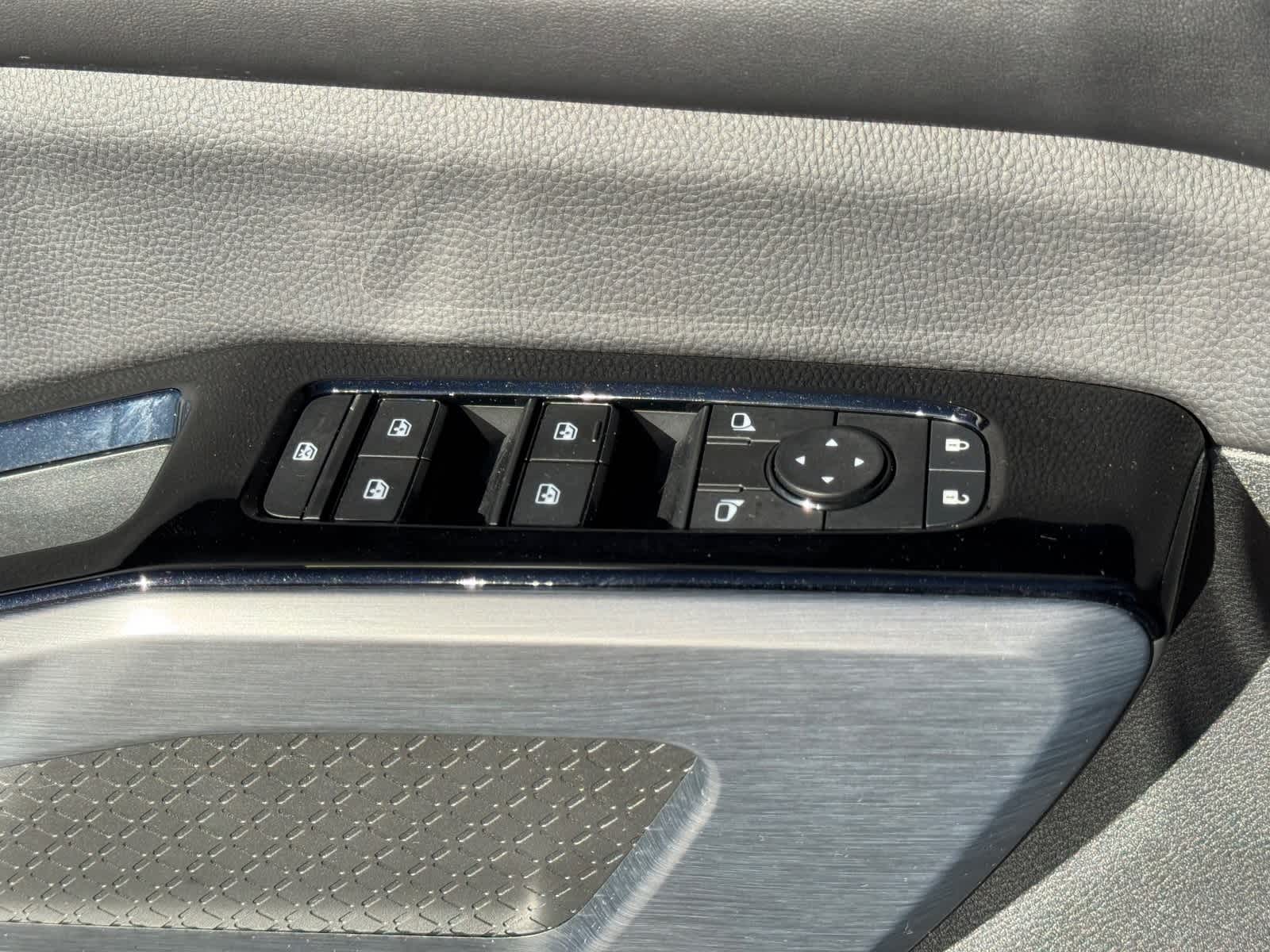 Thumbnail: 2025 Nissan Pathfinder - 14