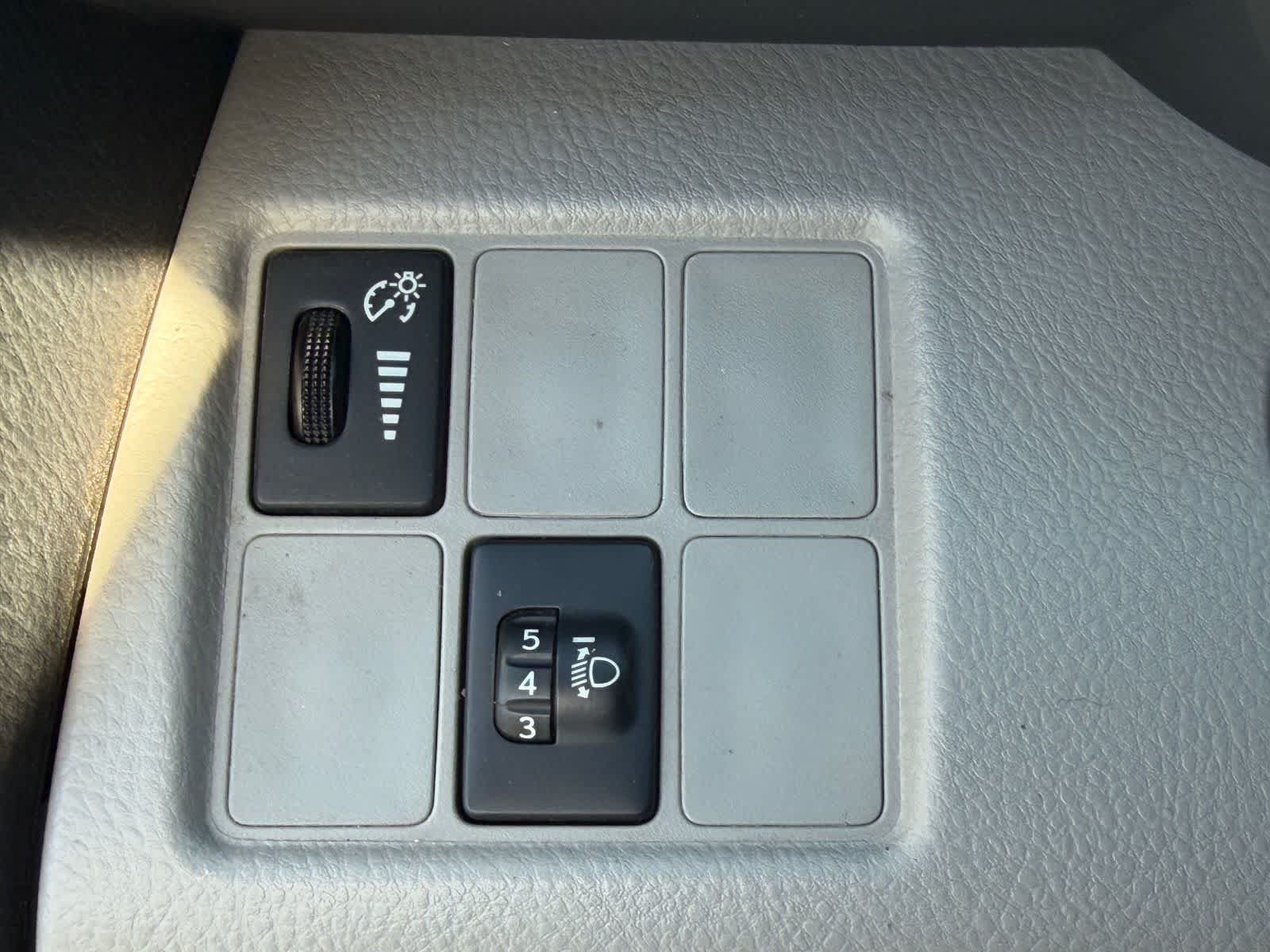 Thumbnail: 2014 Toyota RAV4 - 17