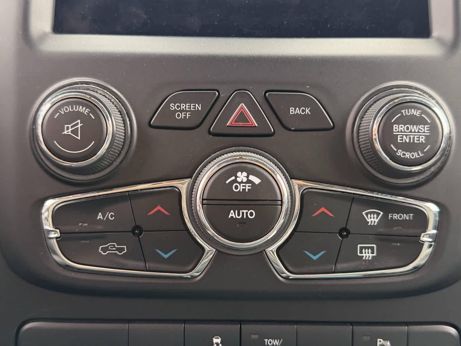 Thumbnail: 2019 RAM 1500 Classic - 13
