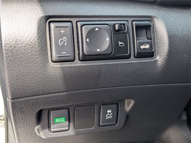 Thumbnail: 2019 Nissan Sentra - 9