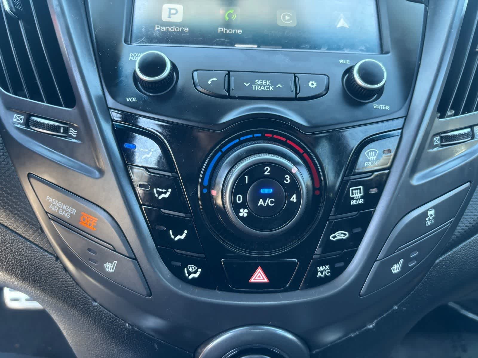 Thumbnail: 2017 Hyundai Veloster - 17