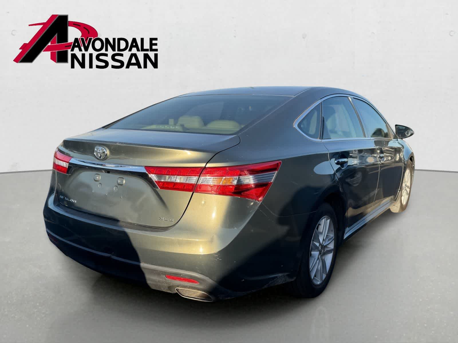 Thumbnail: 2013 Toyota Avalon - 3