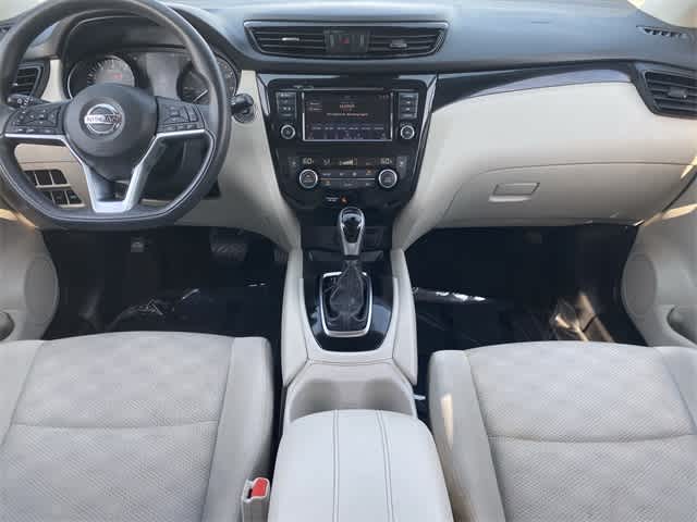 Thumbnail: 2020 Nissan Rogue Sport - 16