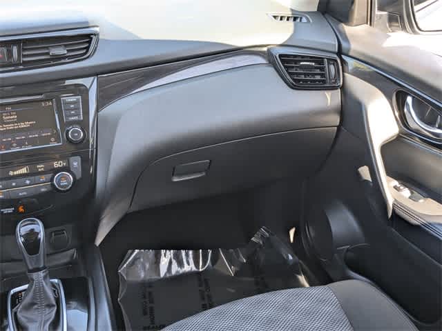 Thumbnail: 2021 Nissan Rogue Sport - 18