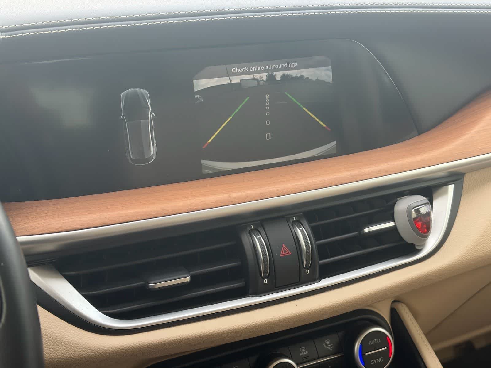 Thumbnail: 2021 Alfa Romeo Stelvio - 25