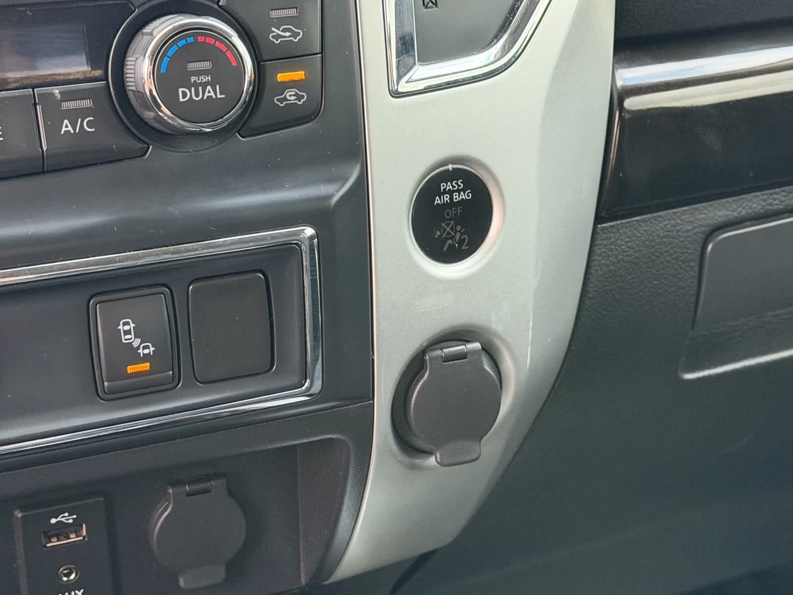 Thumbnail: 2018 Nissan Titan - 27