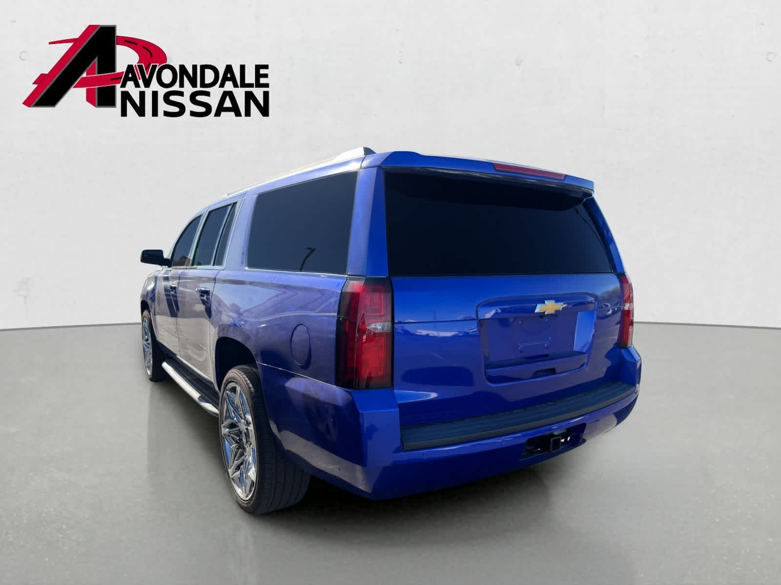 Thumbnail: 2017 Chevrolet Suburban - 3