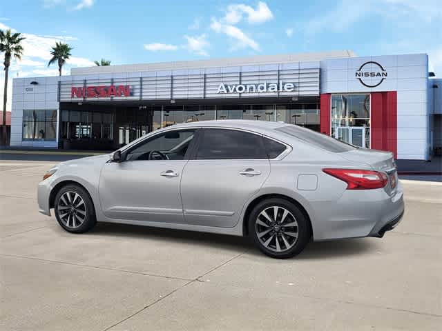 Thumbnail: 2017 Nissan Altima - 4