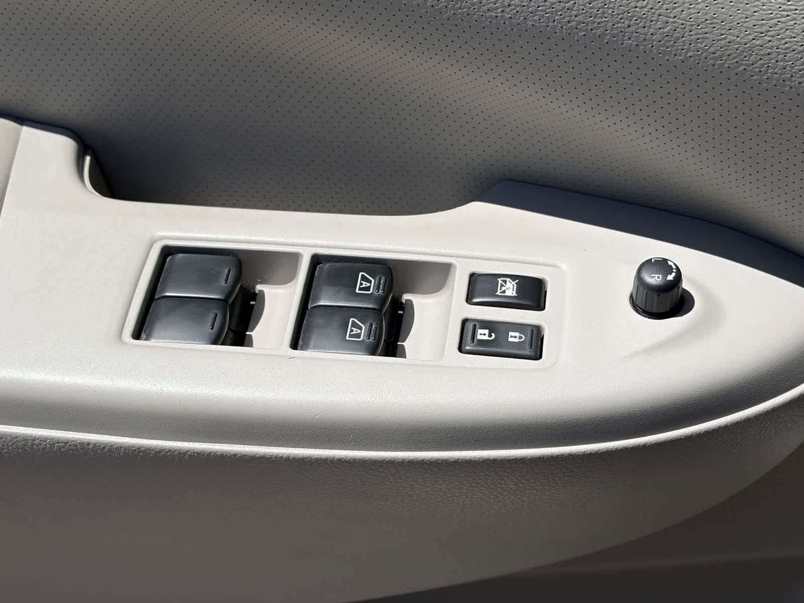 Thumbnail: 2016 Nissan Quest - 7