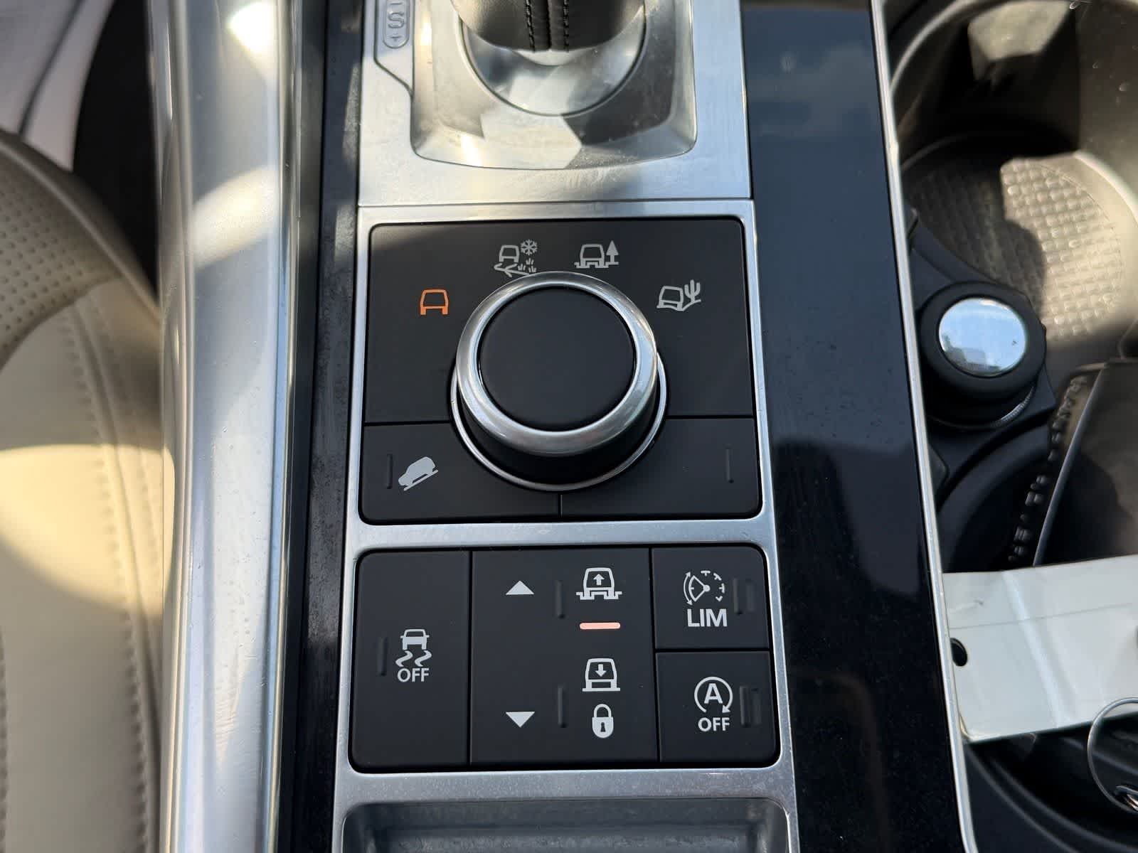 Thumbnail: 2017 Land Rover Range Rover Sport - 28