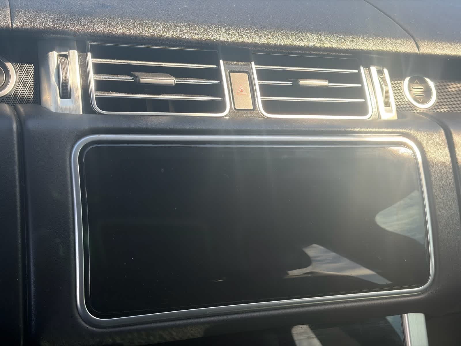 Thumbnail: 2020 Land Rover Range Rover - 15