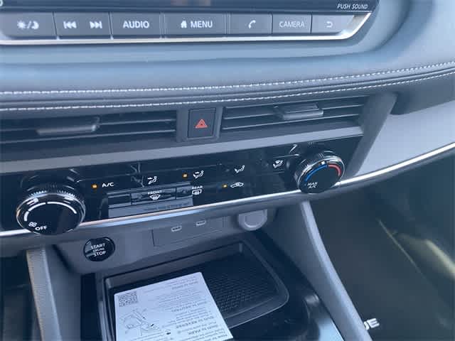 2025 Nissan Rogue S 22