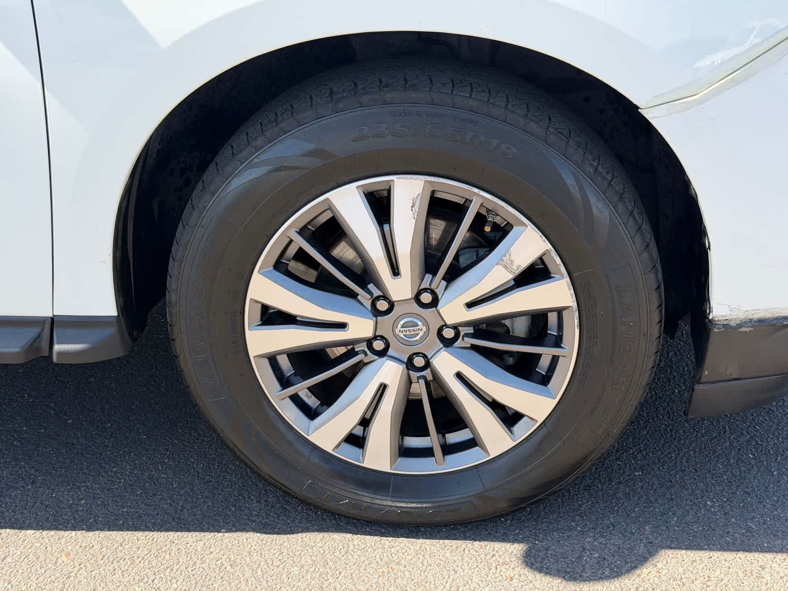 Thumbnail: 2019 Nissan Pathfinder - 10