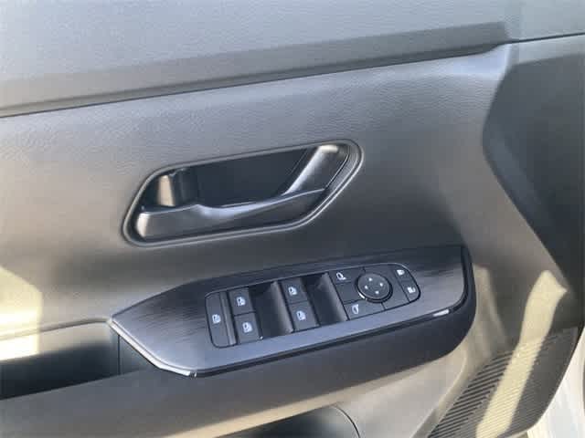 Thumbnail: 2025 Nissan Kicks - 19