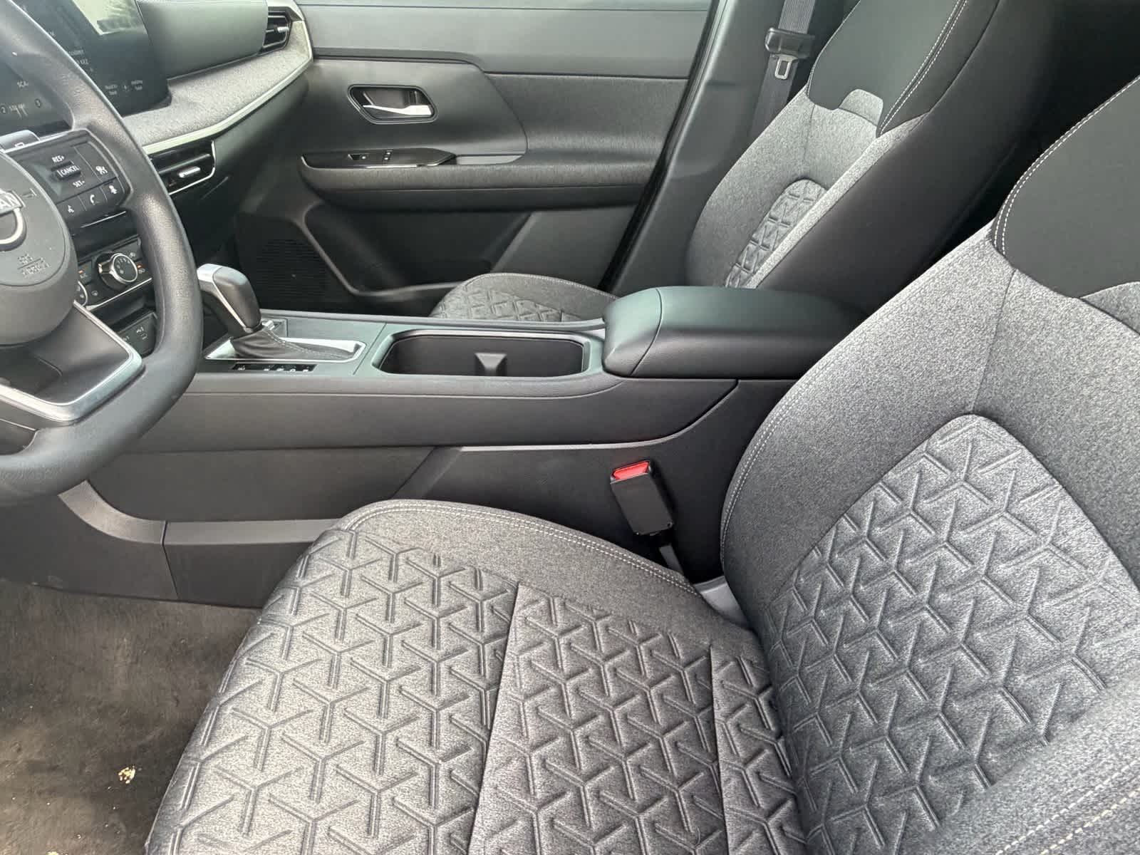 Thumbnail: 2025 Nissan Kicks - 10