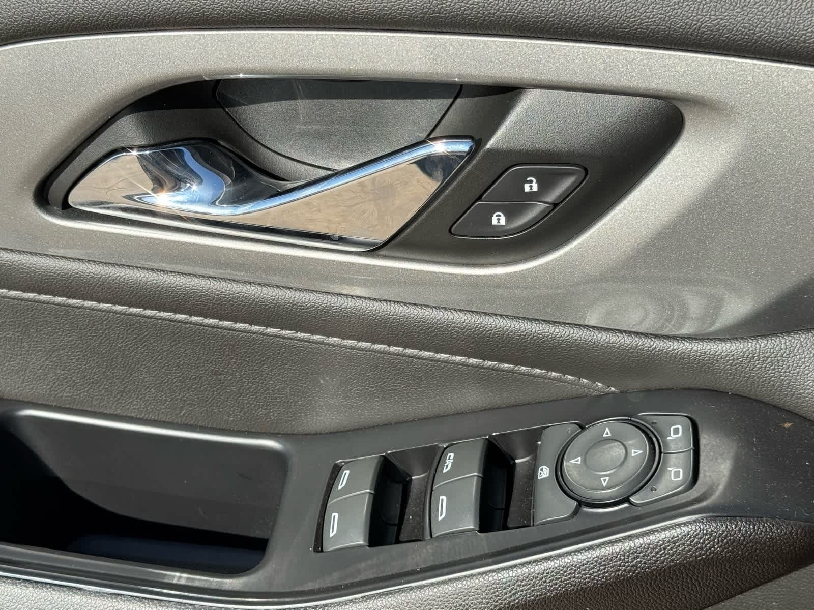 Thumbnail: 2023 Chevrolet Traverse - 22