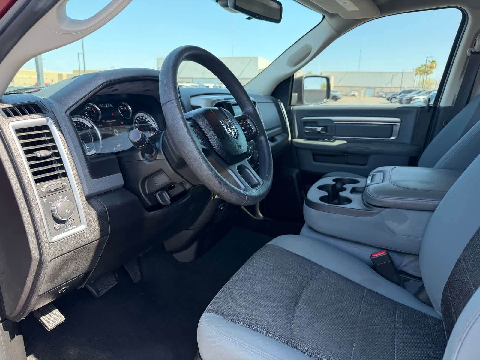 Thumbnail: 2019 RAM 1500 Classic - 2