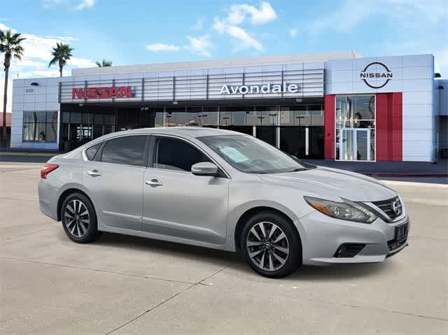 Thumbnail: 2017 Nissan Altima - 8