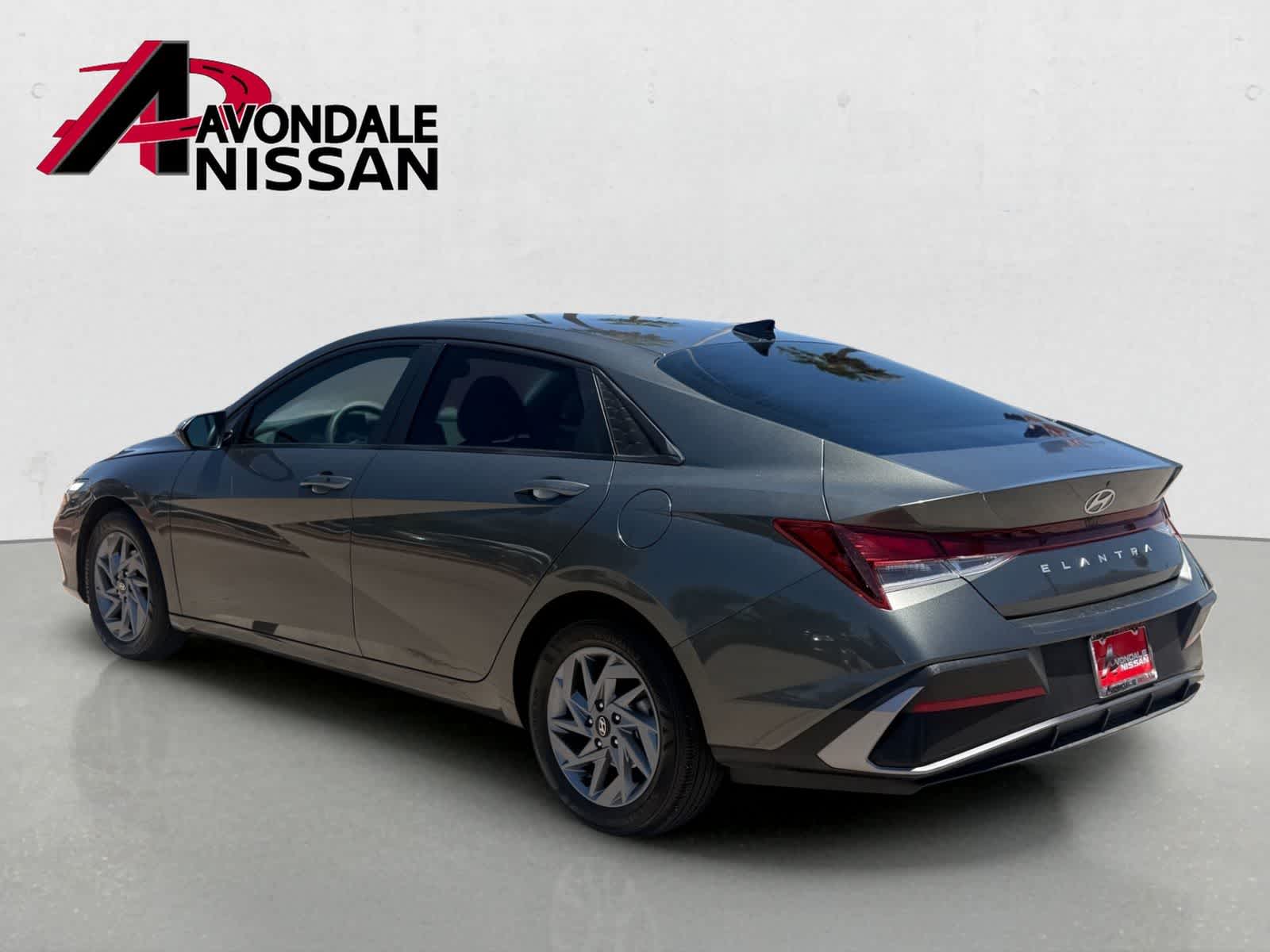 Thumbnail: 2024 Hyundai Elantra - 4