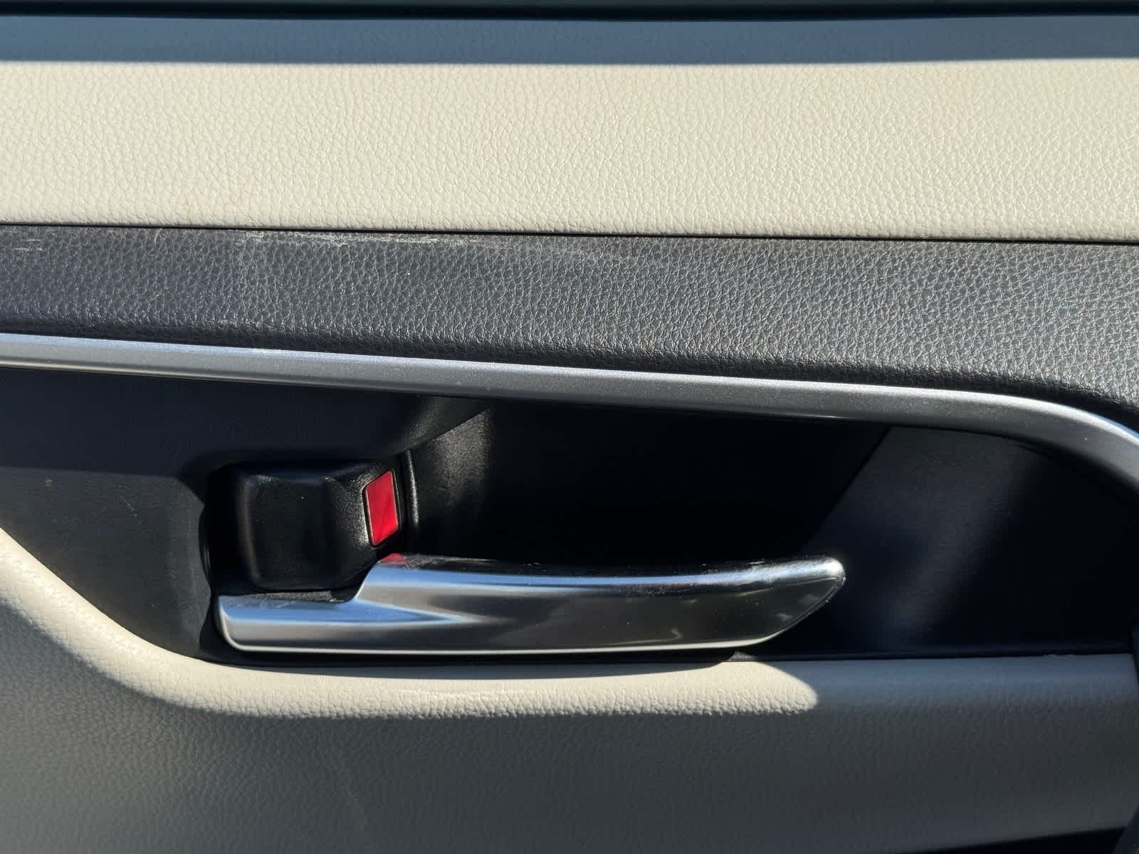 Thumbnail: 2020 Toyota RAV4 - 15