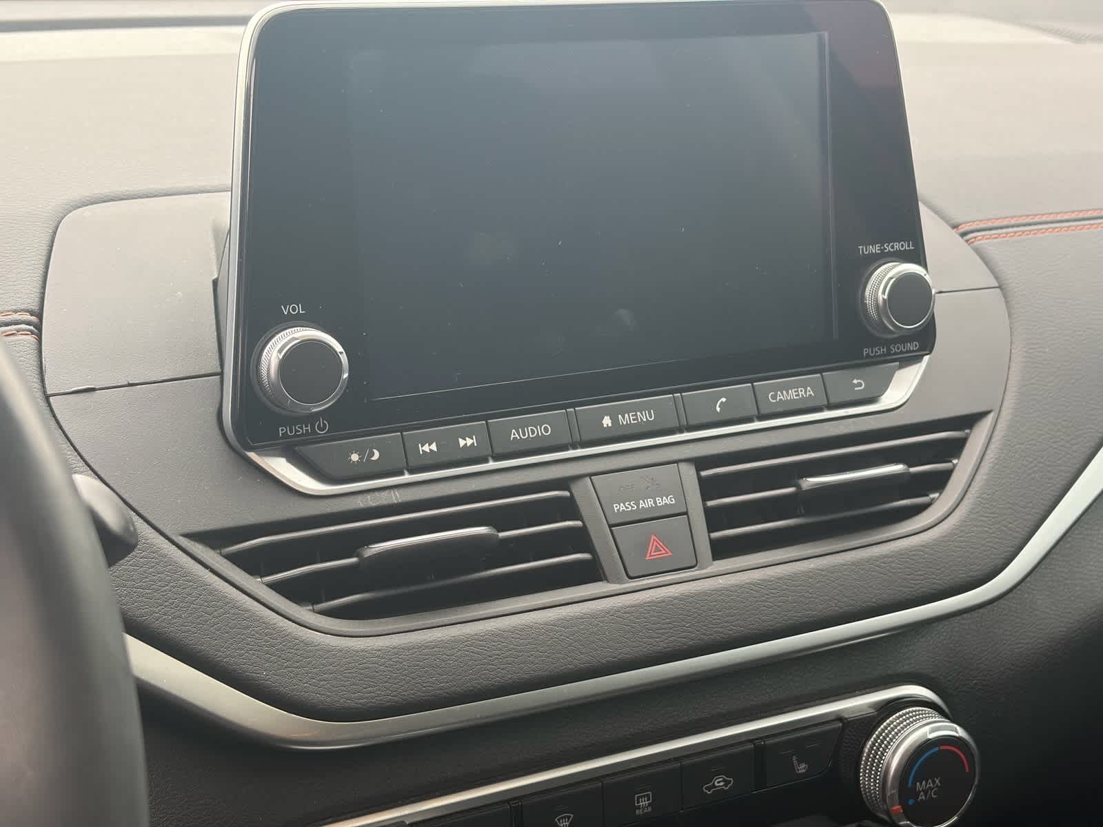 Thumbnail: 2019 Nissan Altima - 16