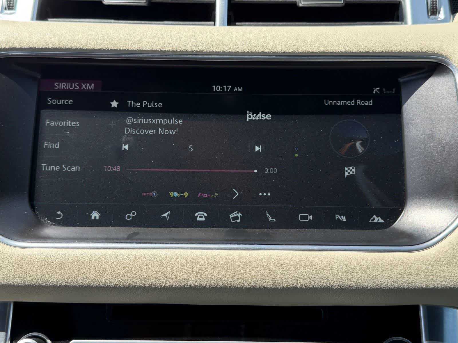 Thumbnail: 2017 Land Rover Range Rover Sport - 25