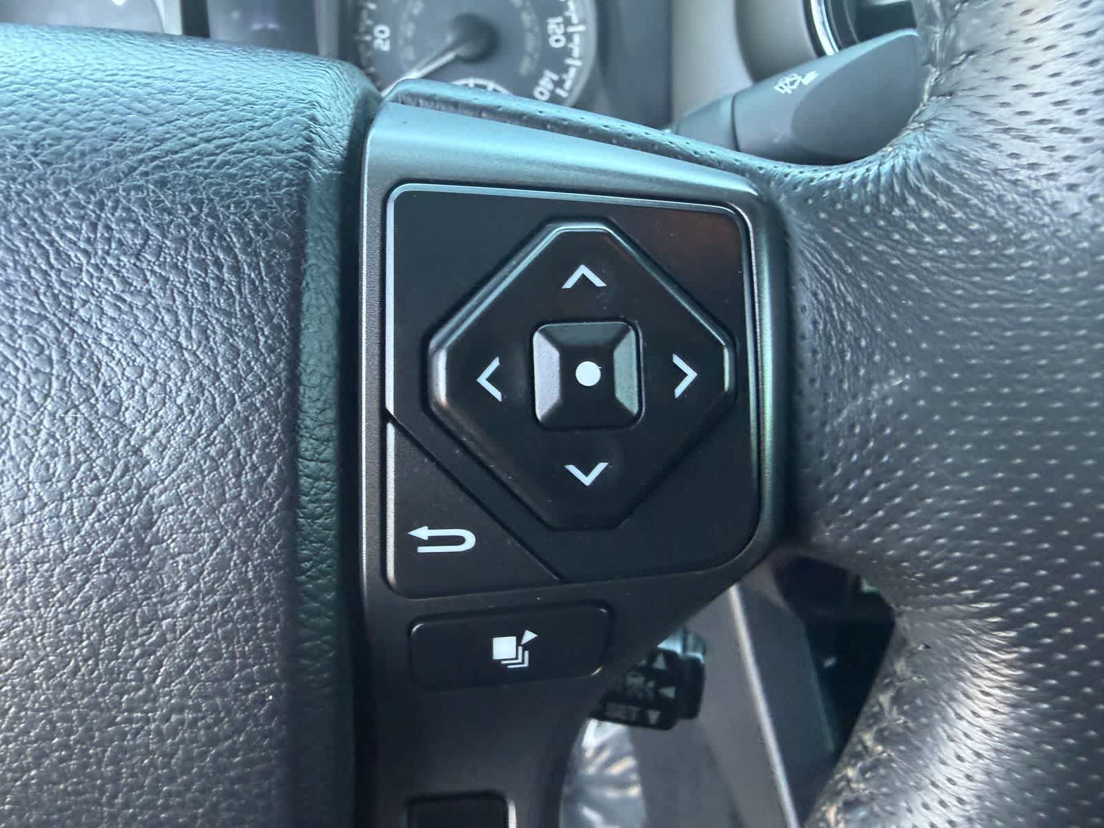 Thumbnail: 2018 Toyota Tacoma - 21
