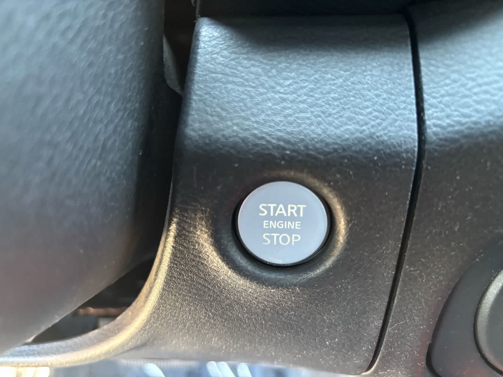 Thumbnail: 2022 Nissan Frontier - 25