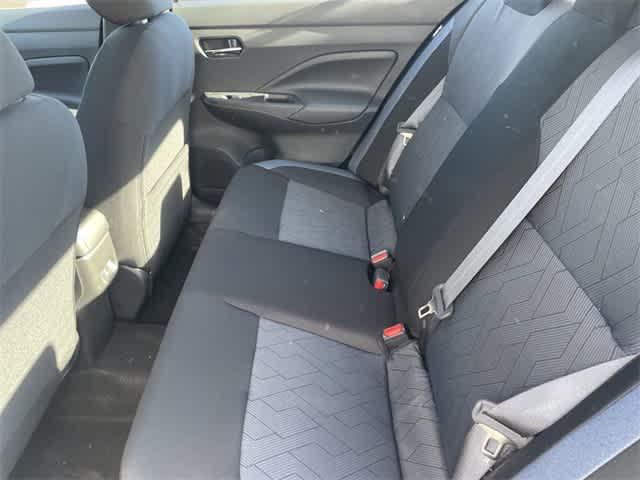 2025 Nissan Versa 1.6 SV 15
