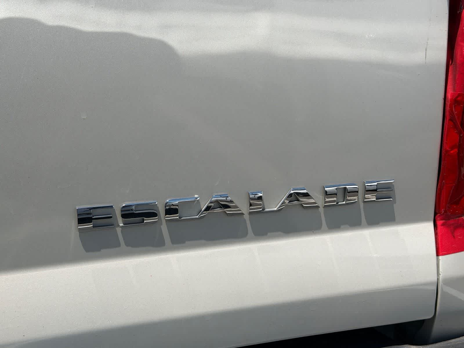 Thumbnail: 2013 Cadillac Escalade - 18