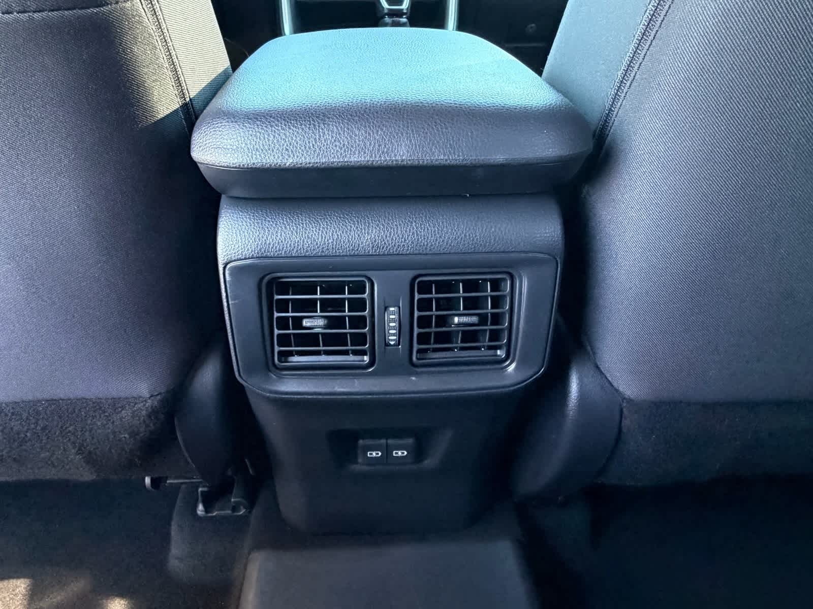 Thumbnail: 2022 Toyota RAV4 - 19