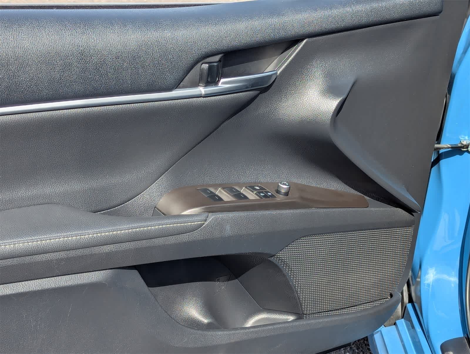 Thumbnail: 2023 Toyota Camry - 24