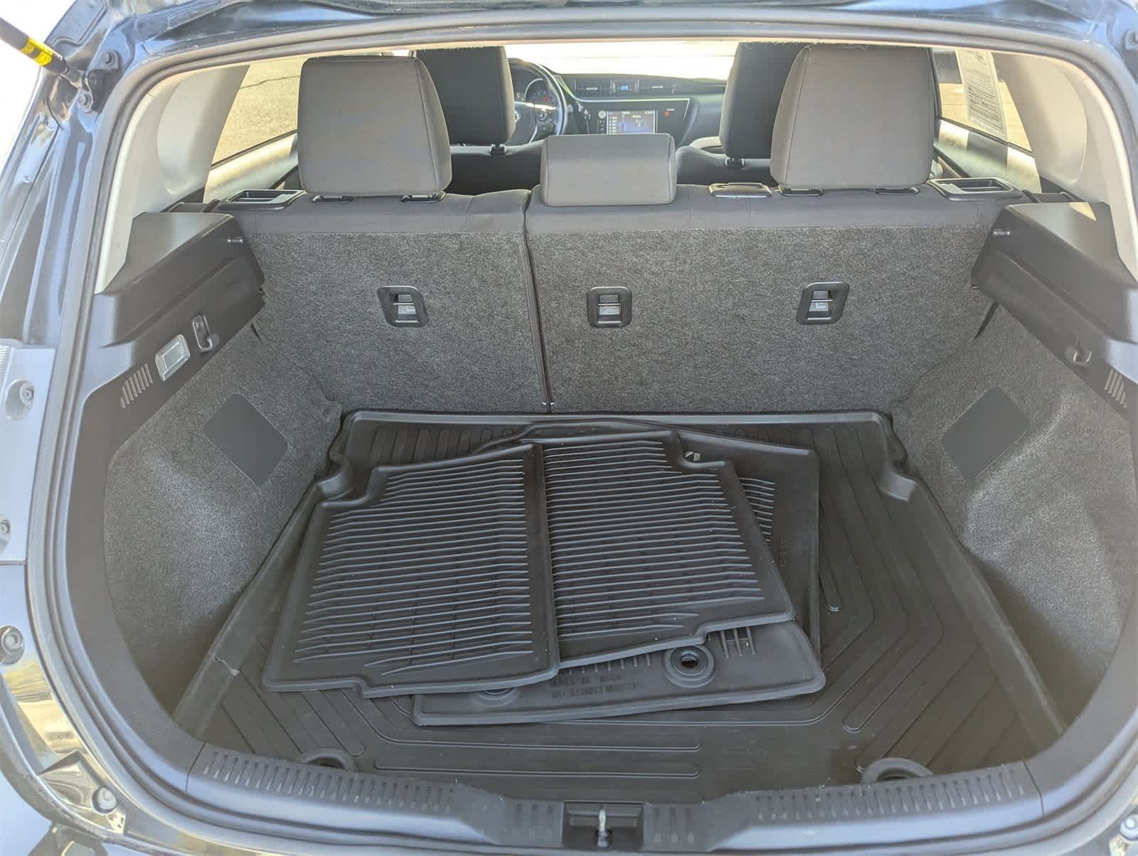 Thumbnail: 2017 Toyota Corolla iM - 11