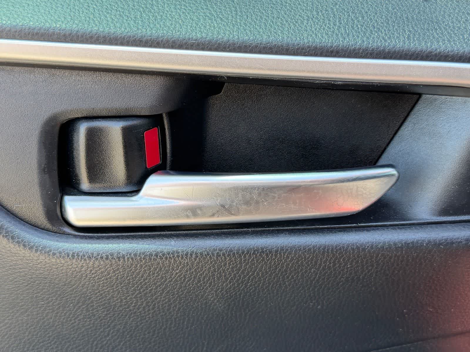Thumbnail: 2019 Toyota RAV4 - 9