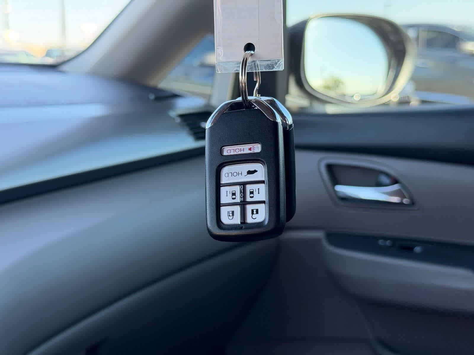 Thumbnail: 2014 Honda Odyssey - 30