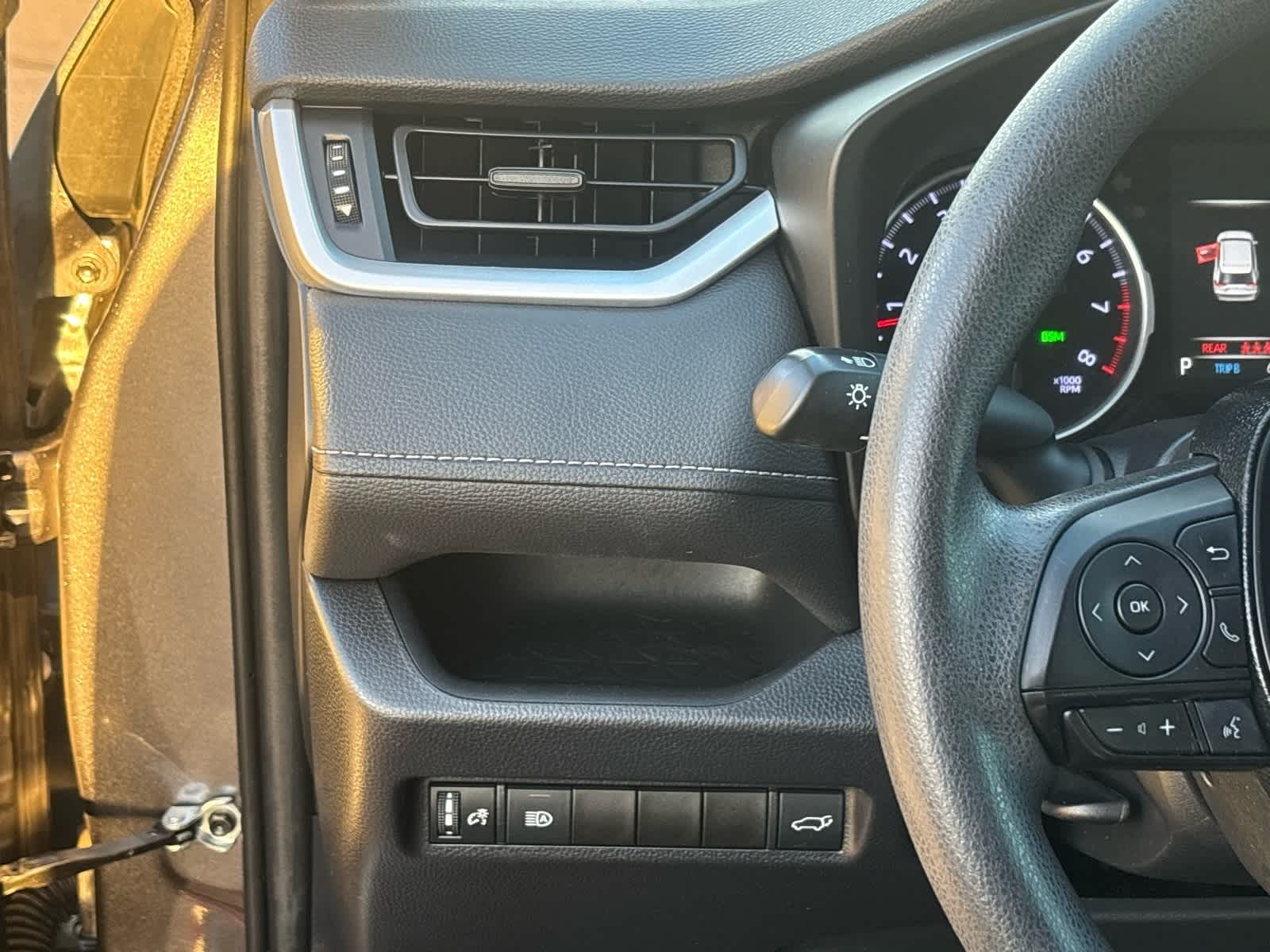 Thumbnail: 2019 Toyota RAV4 - 18