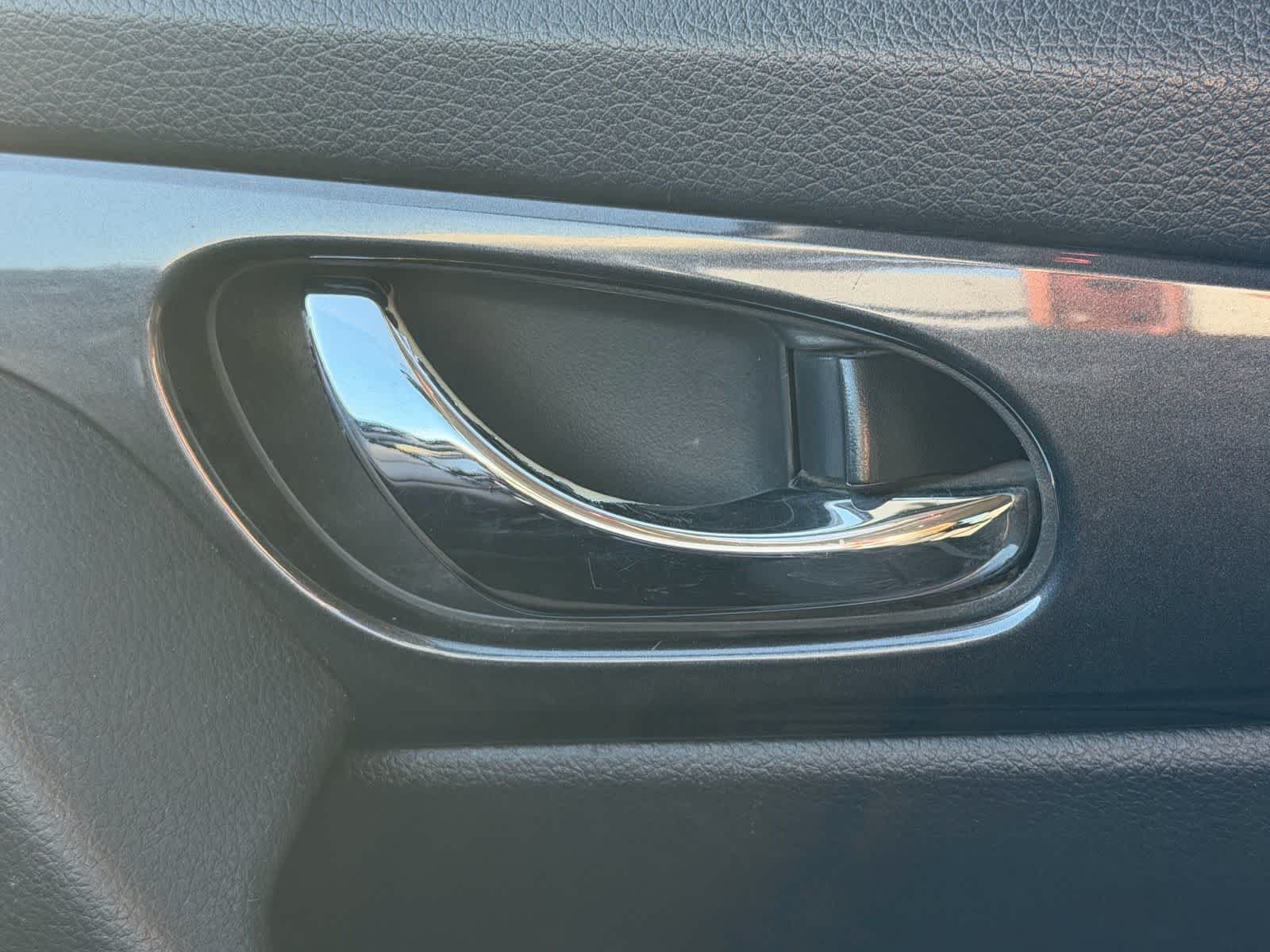 Thumbnail: 2020 Nissan Rogue - 16