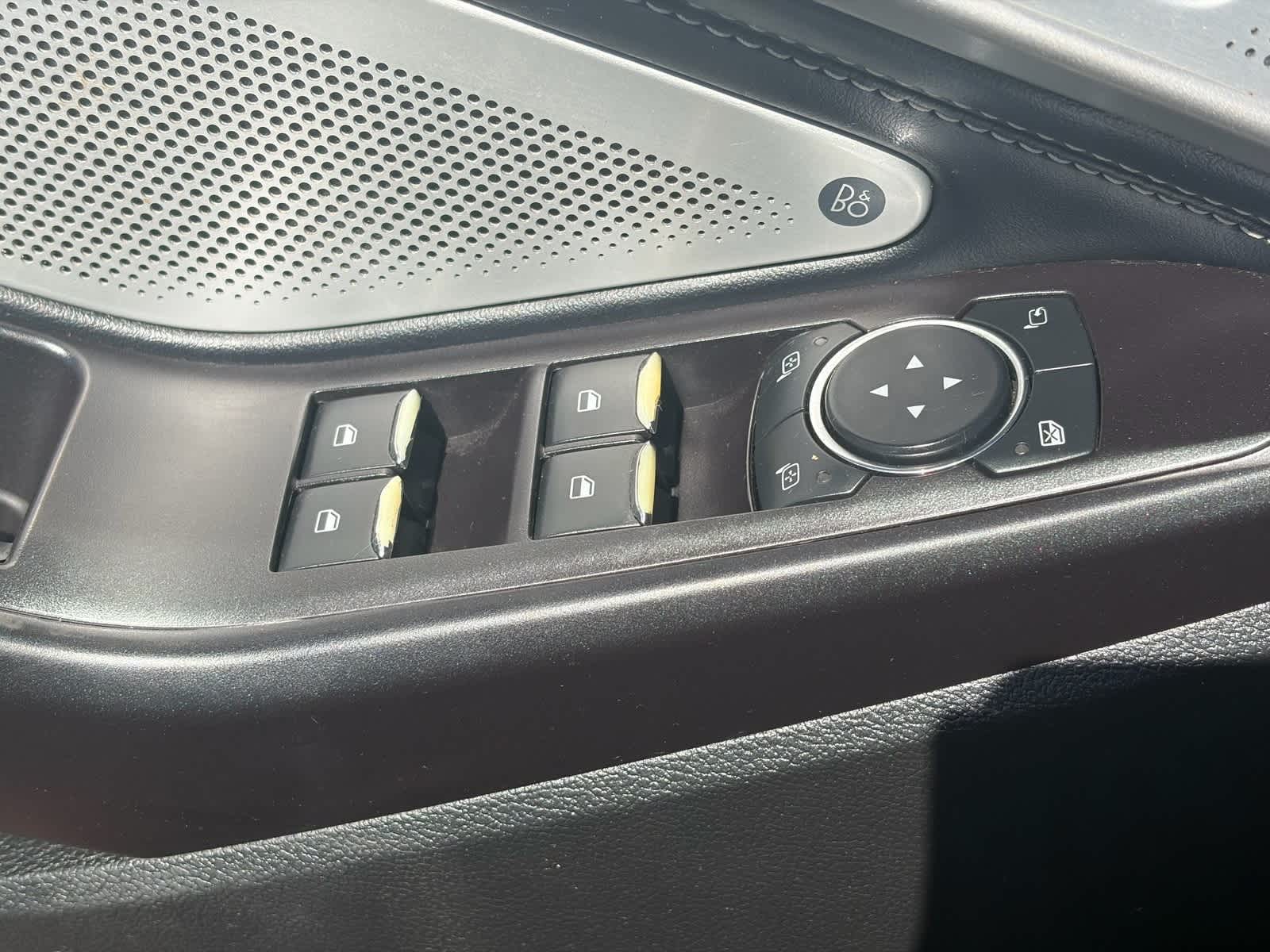 Thumbnail: 2020 Ford Explorer - 16