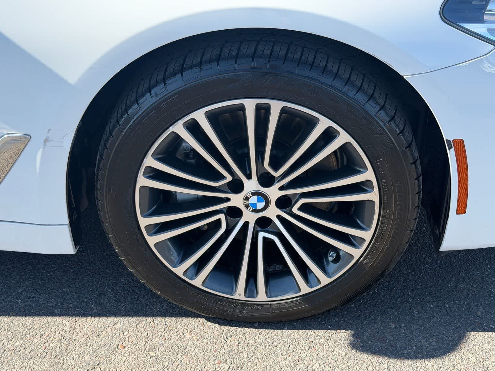 Thumbnail: 2020 BMW 5 Series - 9