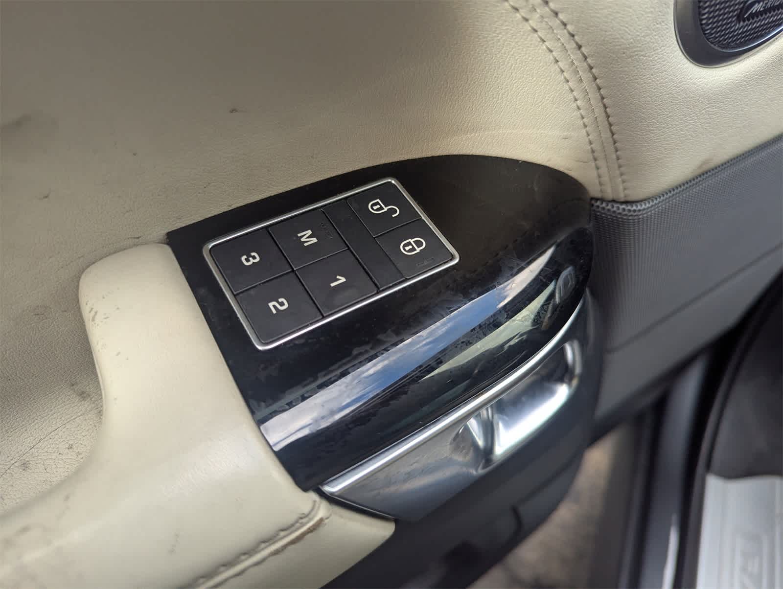 Thumbnail: 2016 Land Rover Range Rover Sport - 15