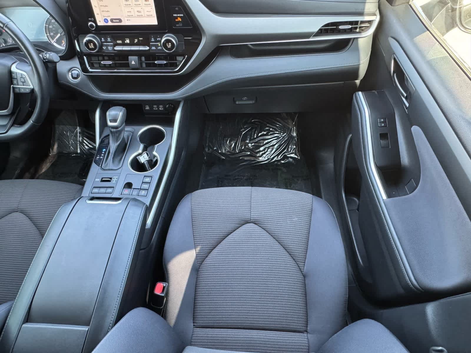 Thumbnail: 2023 Toyota Highlander - 14