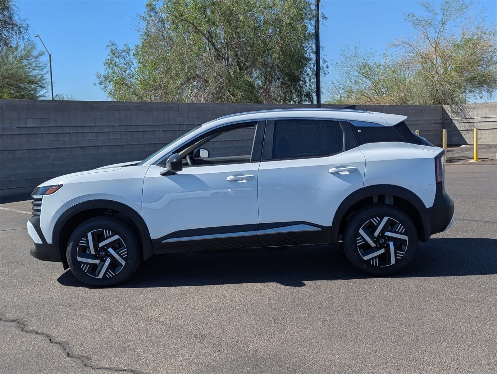 Thumbnail: 2026 Nissan Kicks - 2